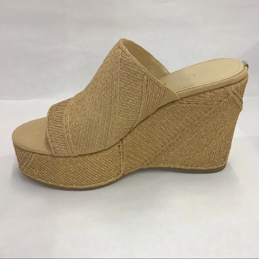 New Womens Evenz Heels by Guess Size 7